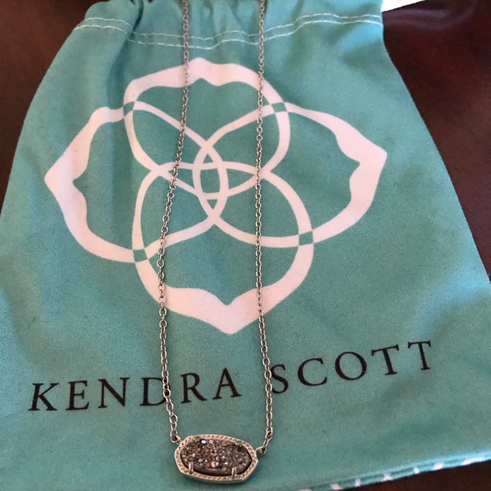 Kendra Scott necklace